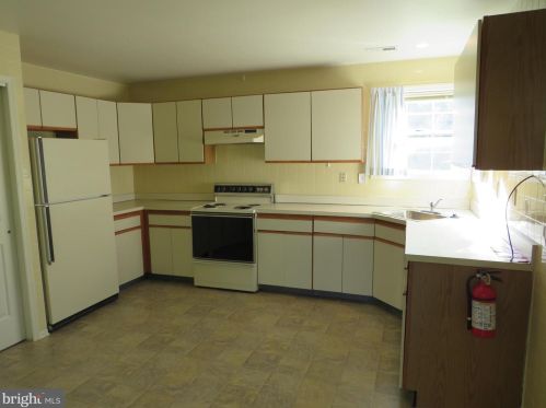 53 Lake View Ter, Columbus NJ  08022-1033 exterior