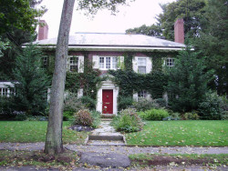 88 Pine Ridge Rd, Newton, MA 02468-1617