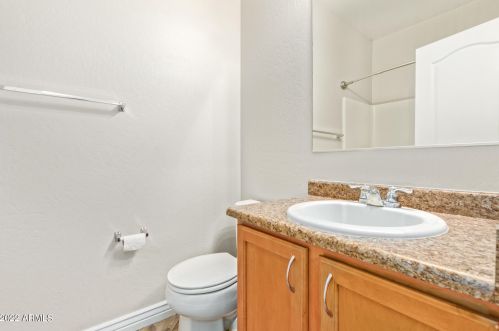 7515 30th Pl, Phoenix AZ  85042-6050 exterior