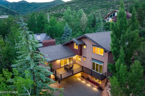 2068 Mahre Dr, Park City UT 84098-8508 exterior