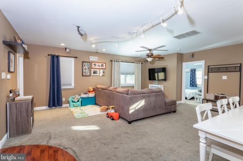 1366 Georgia Ave, West Deptford NJ 08093-1924 exterior