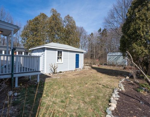 24 Bussey St, Dedham MA 02026-2239 exterior