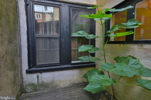 334 15 St, Philadelphia PA 19102-0010 exterior