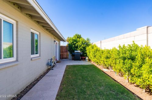 7747 13th St, Phoenix AZ  85020-4224 exterior