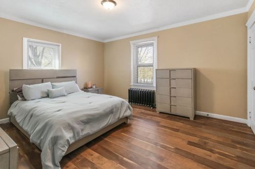 22 Milton St, Worcester MA 01605-3230 exterior