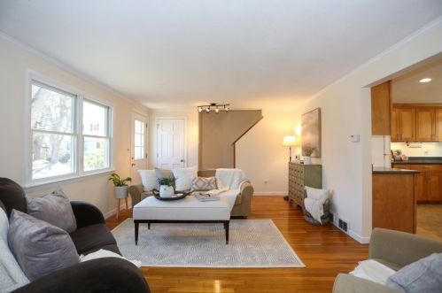 207 Maple St, Needham, MA 02492-2129