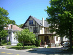 173 Tremont St, Newton, MA 02458-2132
