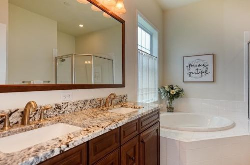 49 Pinetree Dr, Methuen MA 01844-1268 exterior