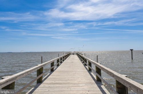 1525 Bay Dr, Shady Side MD exterior