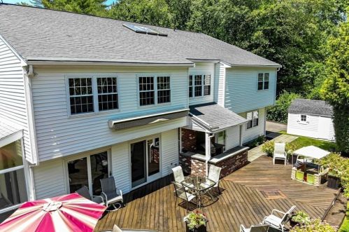 131 Locust Ln, Needham, MA 02492-1013