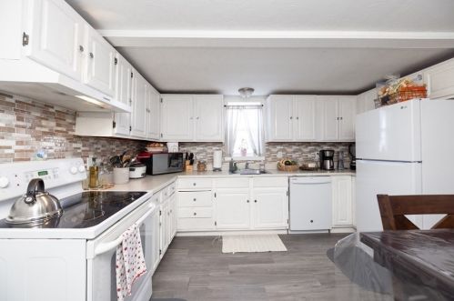 16 Pne St, Taunton MA 02780-3006 exterior