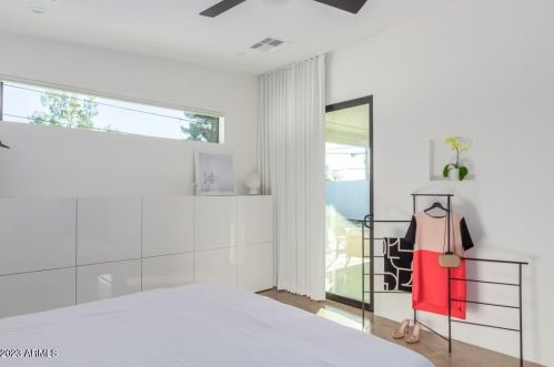 2205 Clarendon Ave, Phoenix AZ  85015-5436 exterior