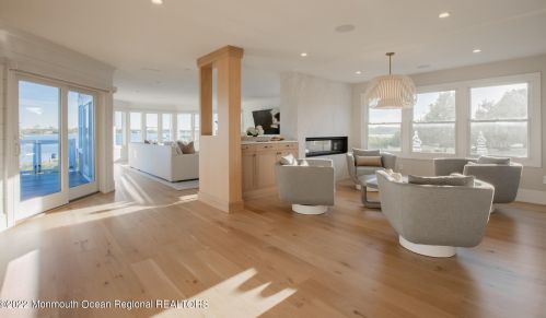 670 Little Silver Point Rd, Little Silver NJ  07739-1737 exterior