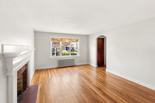 11 Grace Rd, Quincy MA 02169-3922 exterior