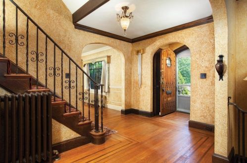 1515 Centre St, Newton, MA 02461-1200