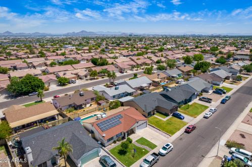 1444 Carson Rd, Phoenix AZ  85041-6711 exterior