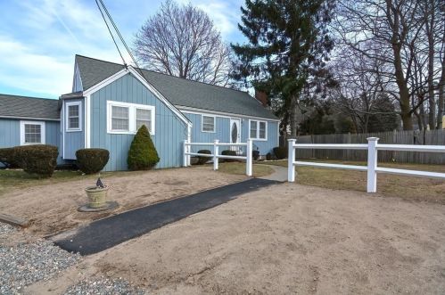467 Washington St, Hingham MA 02061-2060 exterior