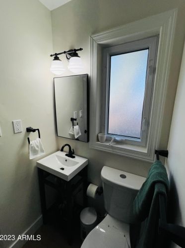 6332 13th Pl, Phoenix AZ  85014-1423 exterior