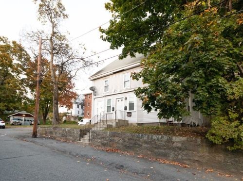 27 Barry St, Quincy, MA 02169-1603