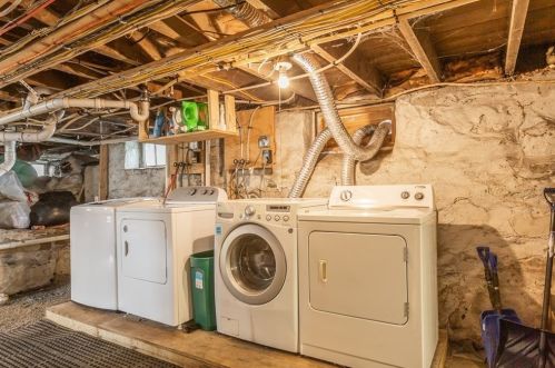 6 Morton St, Taunton MA 02780-3036 exterior