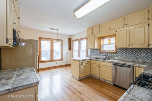 3833 Wenonah Ave, Forest View IL 60402-2952 exterior