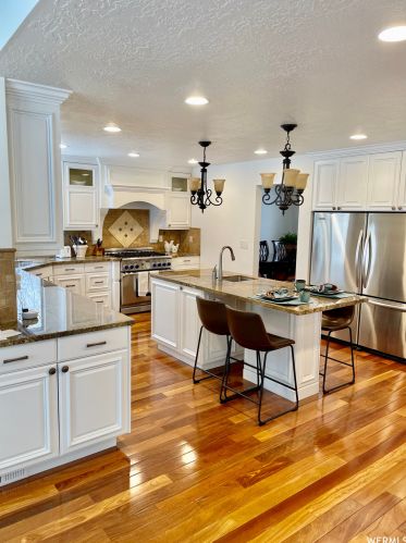 36 Lone Holw Dr, Sandy UT 84092-5530 exterior