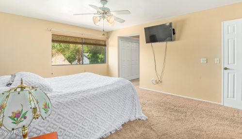 2428 Acoma Dr, Phoenix AZ 85032-4855 exterior