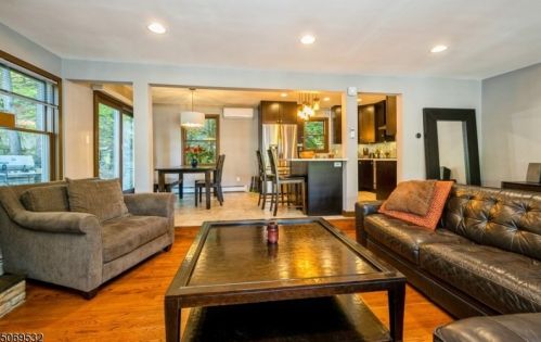 454 Skyline Lk Dr, Skyline Lakes NJ 07456-1917 exterior