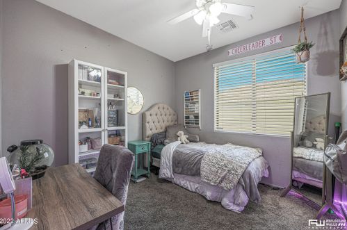 3882 Ashton Dr, Phoenix AZ 85086-2774 exterior