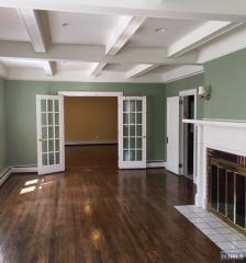 40 Rector Ct, Bergenfield NJ  07621-4118 exterior