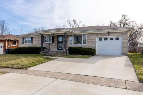 3313 Fernheather Dr, Louisville, KY 40216-4731