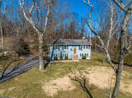 370 Shire Rd, Milford NJ  08848-1720 exterior