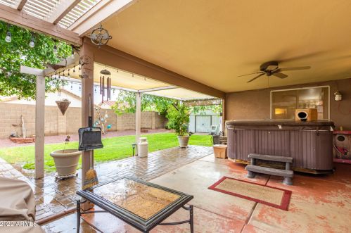 4015 Bloomfield Rd, Phoenix AZ 85029-2953 exterior