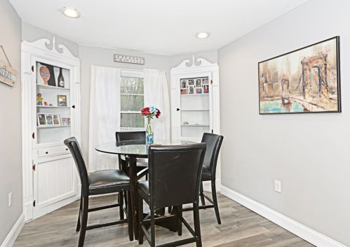 377 Main St, East Brookfield MA 01515-1703 exterior