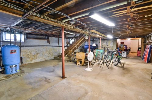 1626 Main St, Leicester MA 01524-1917 exterior