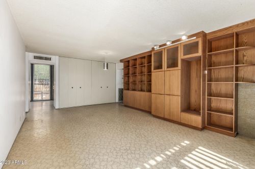 4400 15th Ave, Phoenix AZ 85015-4755 exterior