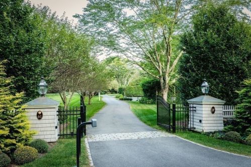 61 Brg St, Hingham MA 02061-2333 exterior