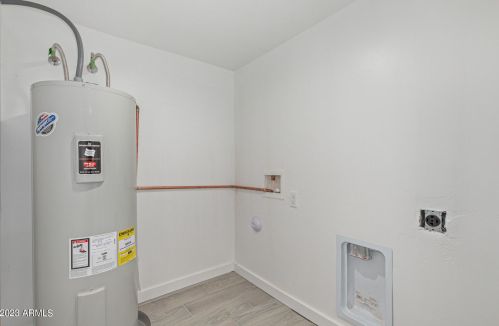 6231 3rd Ave, Phoenix AZ 85021-2405 exterior