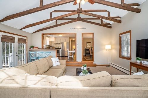 58 Everett St, Norfolk MA 02056-1634 exterior