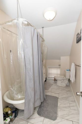 555 Broadway, Fall River MA 02724-2940 exterior