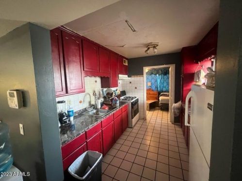 1832 38 Dr, Phoenix AZ 85053-3733 exterior