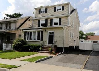 145 Bradley Ave, Bergenfield, NJ 07621-2201