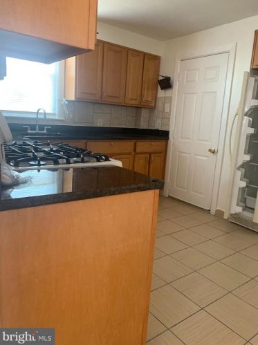 6822 Loretto Ave, Philadelphia PA 19111-5844 exterior