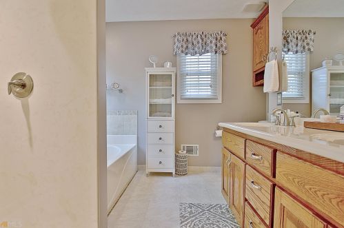 255 Hillandale Dr, Stockbridge GA 30281-3047 exterior