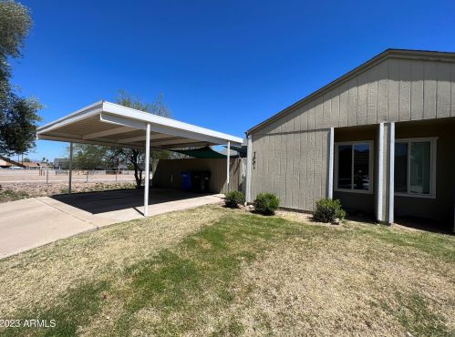 7001 43rd Way, Phoenix AZ  85042-8927 exterior