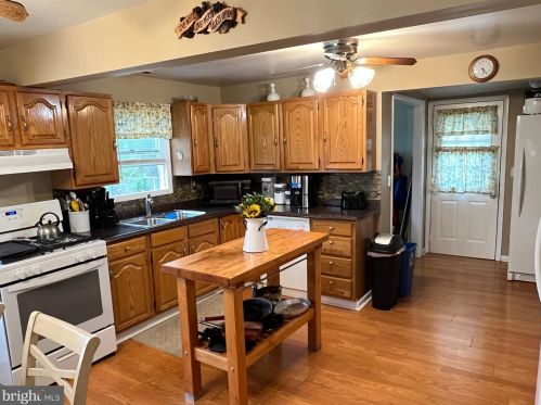 623 Wesley Ave, West Deptford NJ 08063-1247 exterior