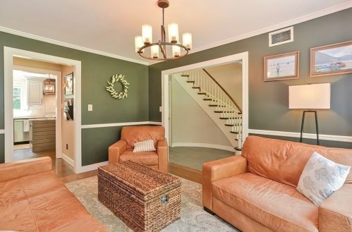 5 Maple Ln, Sutton MA 01590-1810 exterior