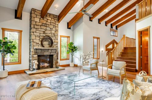 2505 Bear Holw Dr, Park City UT 84098-8524 exterior