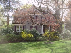 876 Beacon St, Newton MA 02459-1835 exterior