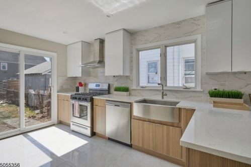 19 Elmwood Ave, Belleville NJ  07109-2306 exterior